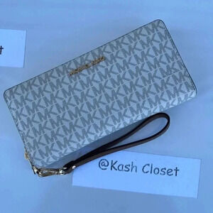 Michael Kors Travel Continental Wristlet Large MK Signature wallet Vanilla
